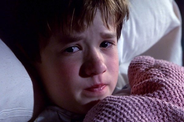 Inside Look: The Story and Cast of The Sixth Sense - Cinemablography